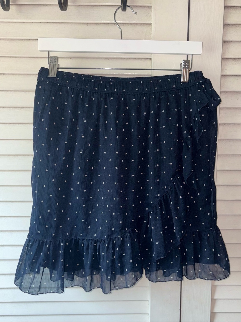 NWT Abercrombie & Fitch Swiss Dot Ruffle Wrap Mini Skirt Navy M - Picture 2 of 5